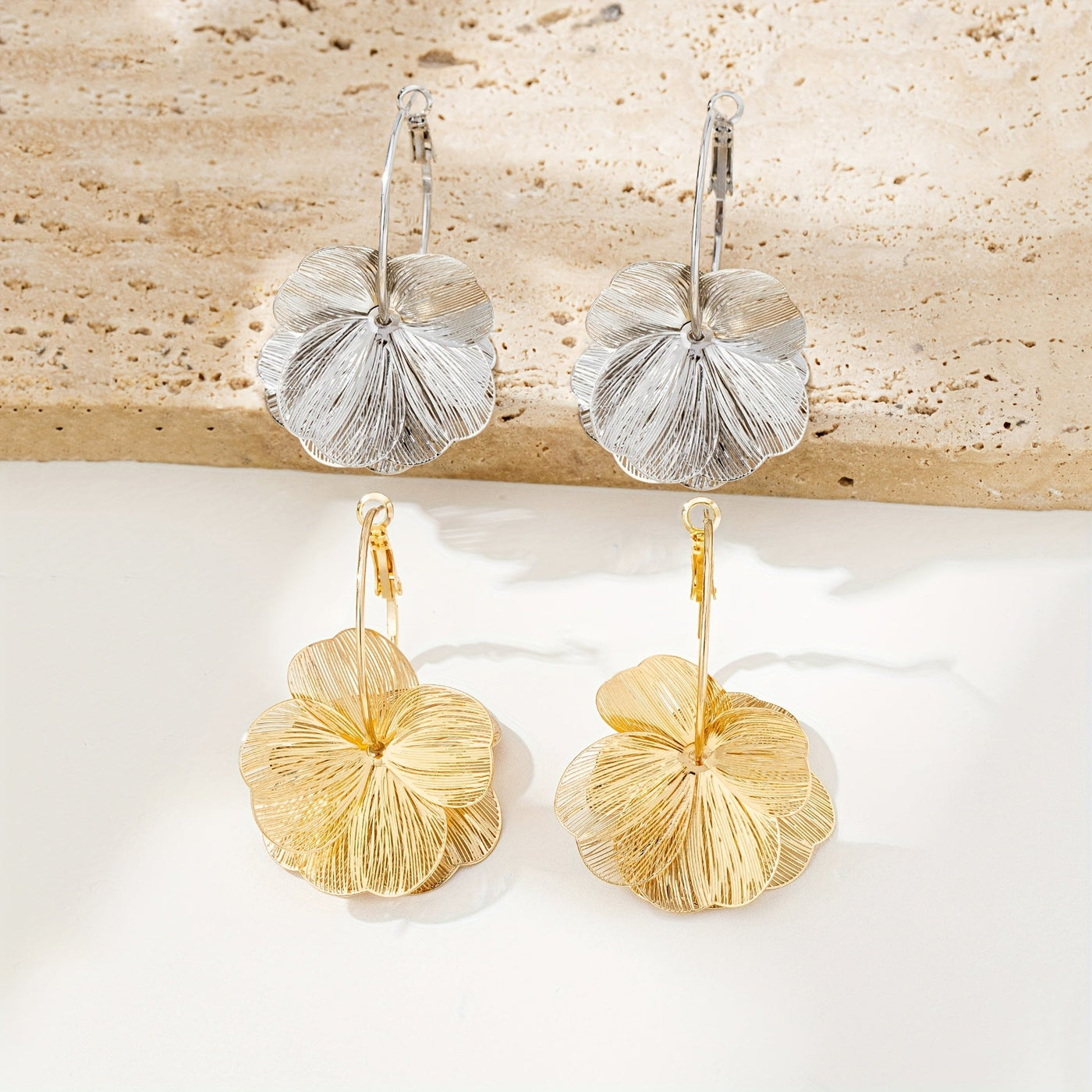 Zlatne naušnice sa rupicama