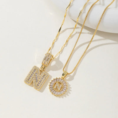 Ogrlica sa slovom Moisanit | Zlato