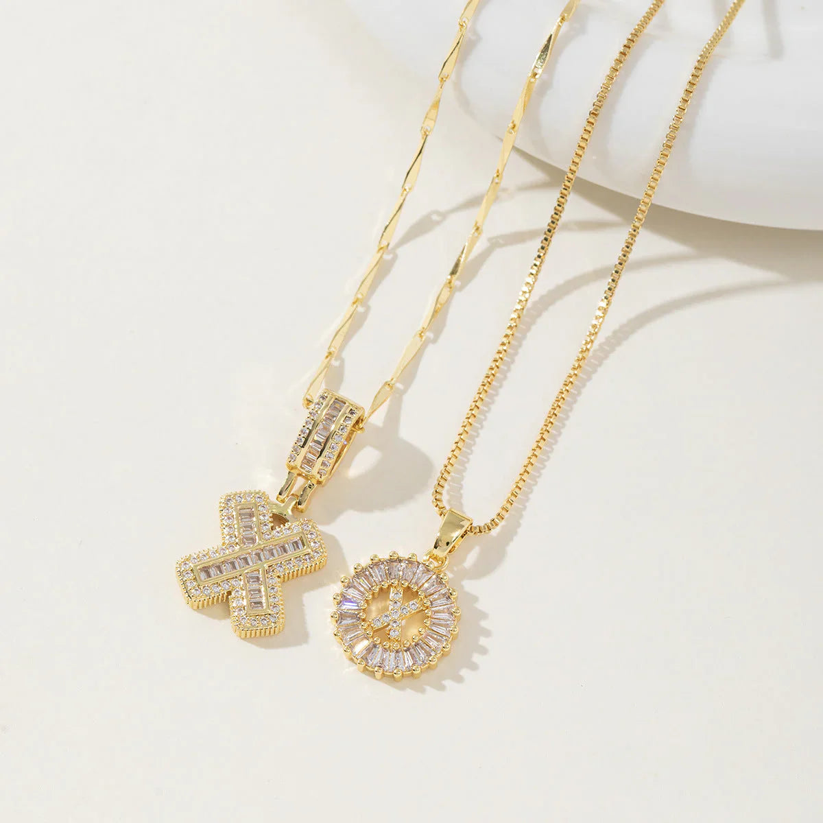 Ogrlica sa slovom Moisanit | Zlato