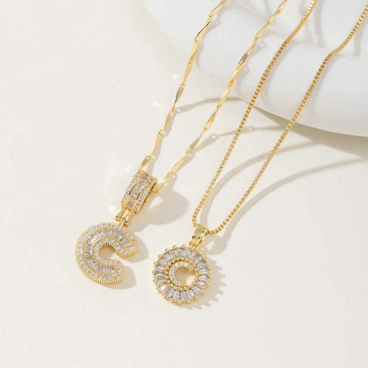 Ogrlica sa slovom Moisanit | Zlato