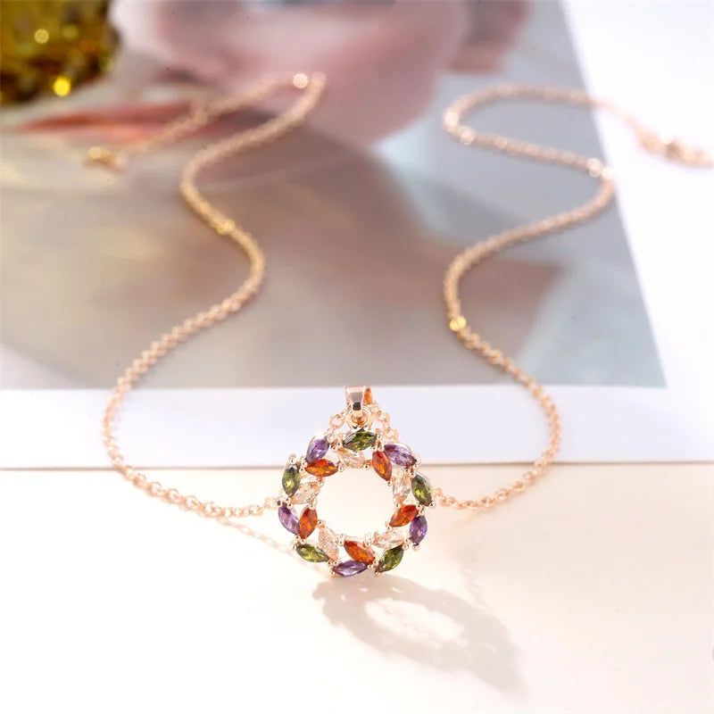 Ogrlica sa šarmom sjajnog duge