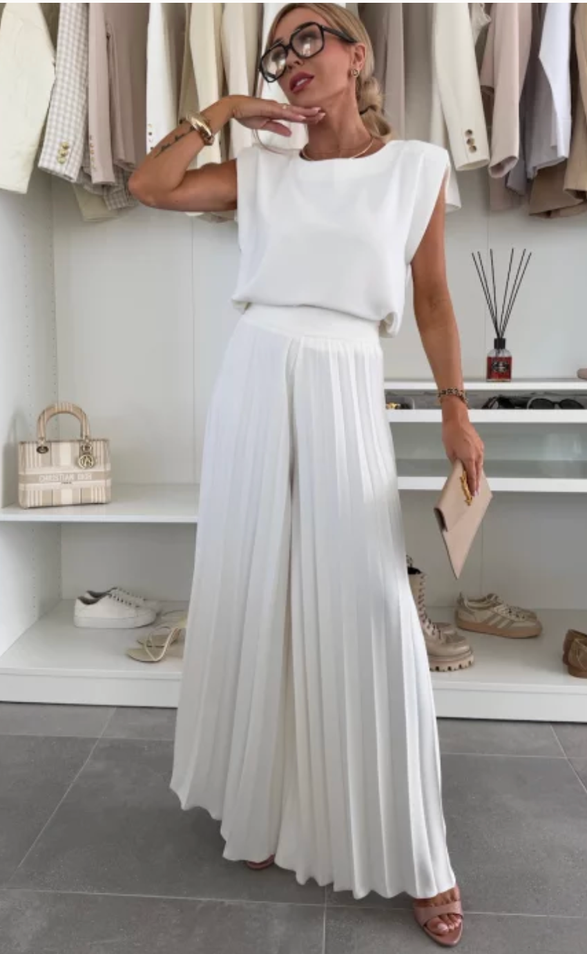 AXELLE | Elegantan outfit koji produžava siluetu