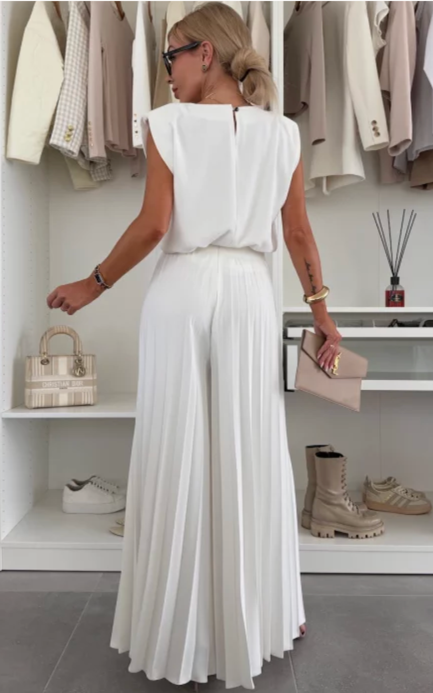 AXELLE | Elegantan outfit koji produžava siluetu