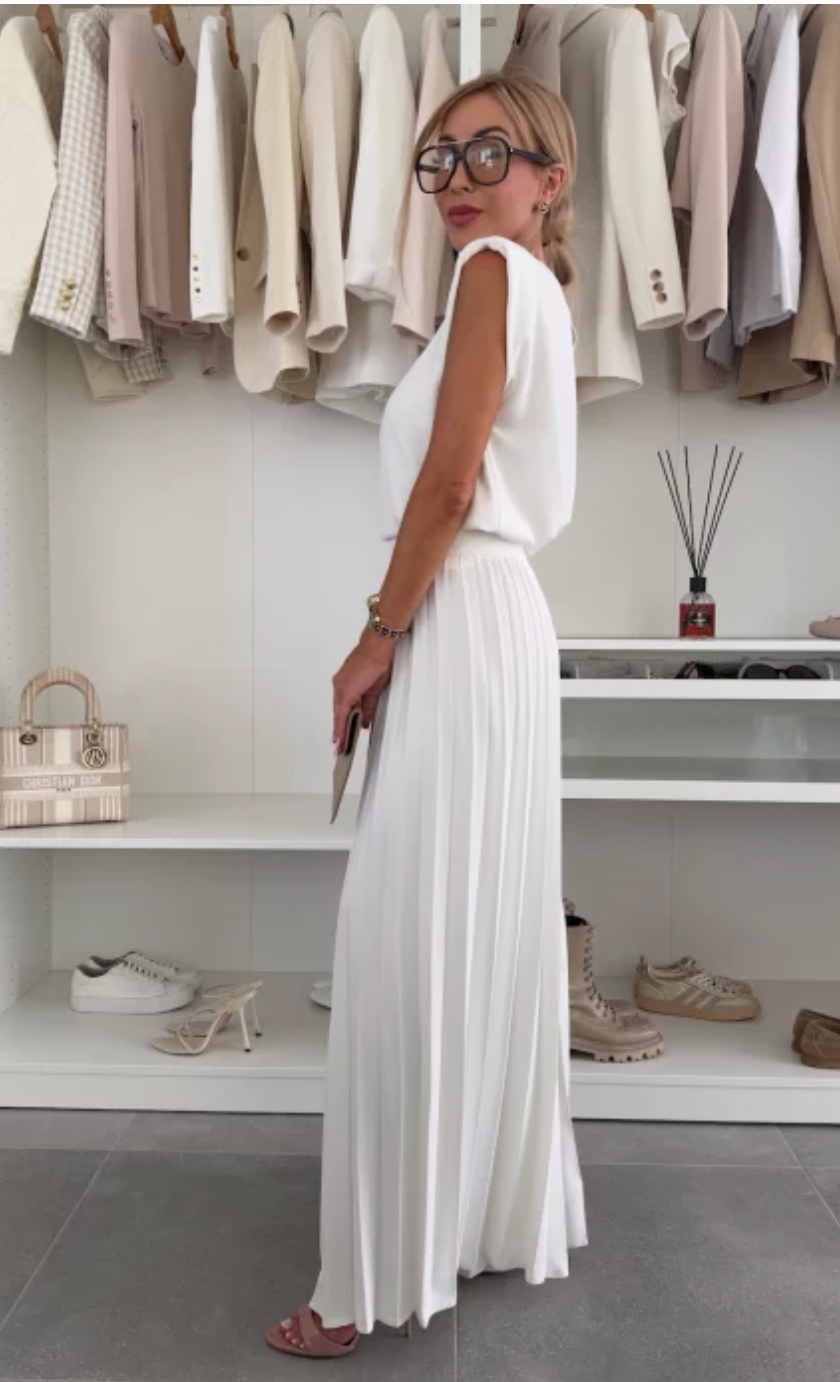 AXELLE | Elegantan outfit koji produžava siluetu