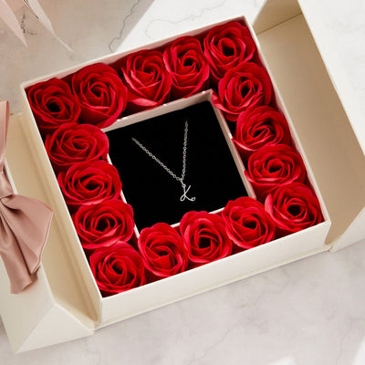 Srebrna Ogrlica sa Slovima u Obliku Srca